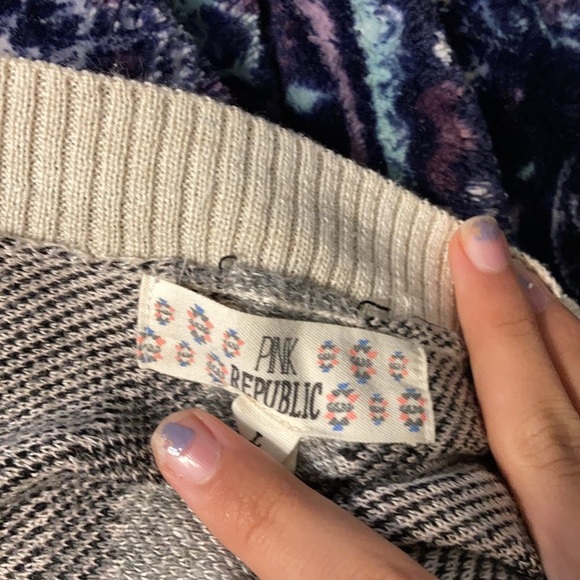 cardigan - Picture 4 of 4